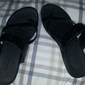Black boc sandles